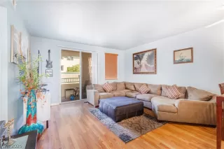 Photo #1: 2239211 Listing