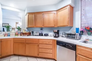 Photo #4: 2239211 Listing