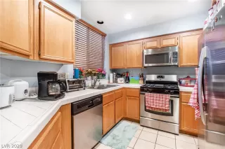 Photo #5: 2239211 Listing