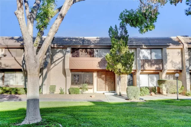 MLS: 2239294 Condo For Sale