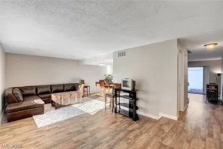 Photo #2: 2239294 Listing