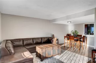 Photo #4: 2239294 Listing