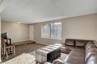 Photo #5: 2239294 Listing