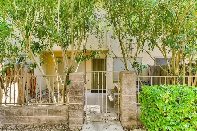 MLS: 2239305 Condo For Sale