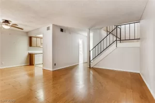 Photo #3: 2239305 Listing 