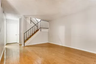 Photo #4: 2239305 Listing 