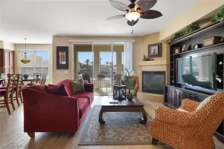 Photo #4: 2239370 Listing