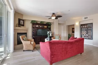 Photo #6: 2239370 Listing