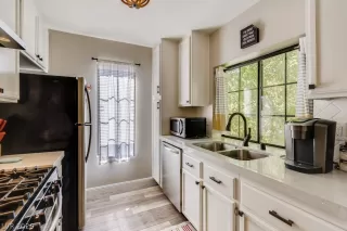 Photo #3: 2239382 Listing 