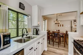 Photo #4: 2239382 Listing 