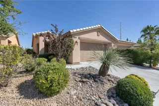 Photo #1: 2239397 Listing 