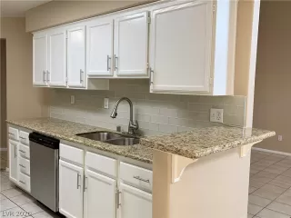 Photo #5: 2239424 Listing 