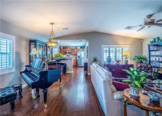 Photo #5: 2239438 Listing