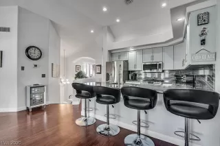 Photo #2: 2239449 Listing