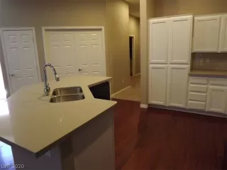 Photo #4: 2239498 Listing 