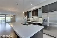 Photo #6: 2239502 Listing 