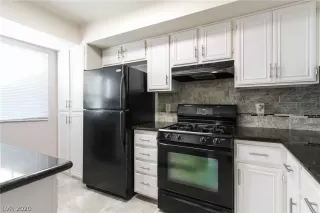 Photo #2: 2239516 Listing 