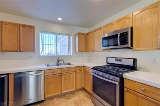 Photo #4: 2239581 Listing