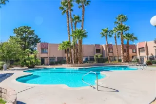 Photo #5: 2239599 Listing 