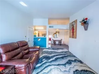 Photo #2: 2239609 Listing