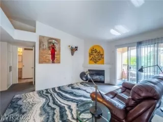 Photo #4: 2239609 Listing