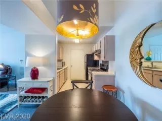 Photo #6: 2239609 Listing