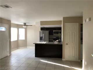 Photo #3: 2239656 Listing 