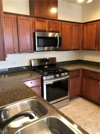 Photo #6: 2239663 Listing 