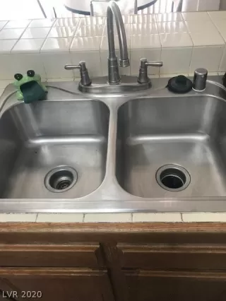 Photo #3: 2239679 Listing