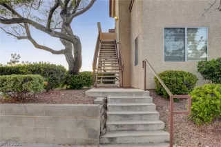 Photo #2: 2239698 Listing