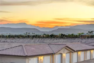 Photo #5: 2239698 Listing