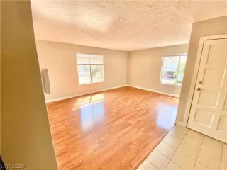 Photo #4: 2239700 Listing 