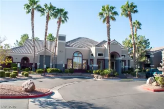 Photo #1: 2239716 Listing