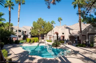 Photo #4: 2239716 Listing