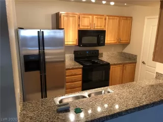 Photo #5: 2239716 Listing