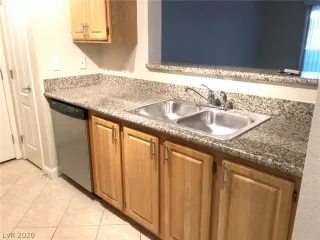 Photo #6: 2239716 Listing