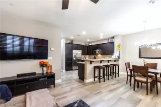 Photo #1: 2239730 Listing