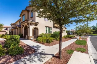 Photo #3: 2239730 Listing