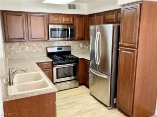 Photo #3: 2239818 Listing