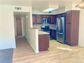 Photo #6: 2239818 Listing