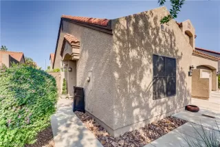 Photo #2: 2239886 Listing