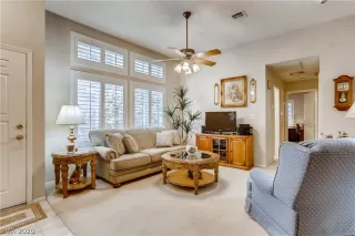 Photo #3: 2239886 Listing