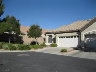 Photo #4: 2239899 Listing