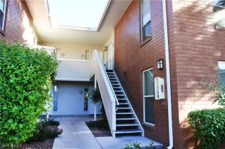 Photo #1: 2239903 Listing 