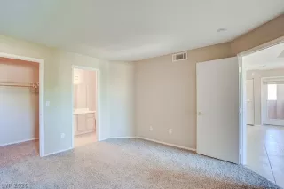 Photo #4: 2239924 Listing 