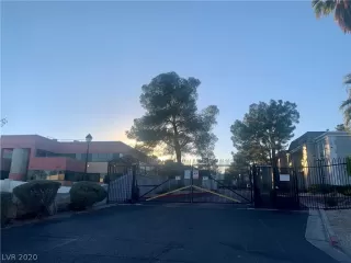 Photo #1: 2239949 Listing 