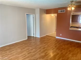 Photo #6: 2239949 Listing 