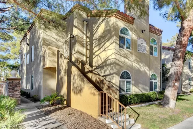 MLS: 2239952 Condo For Sale