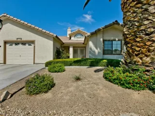 Photo #1: 2239986 Listing 