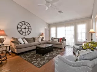 Photo #5: 2239986 Listing 